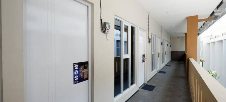 三宝垄红多兹 Plus Paragon购物中心家庭旅馆(RedDoorz Plus Near Paragon Mall Semarang)图片