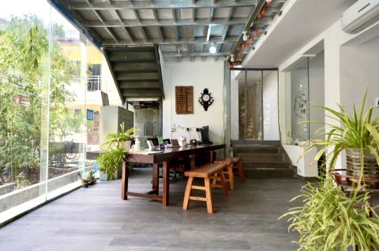 花开半夏民宿(陕西邮电技术学院能源技术学院店)