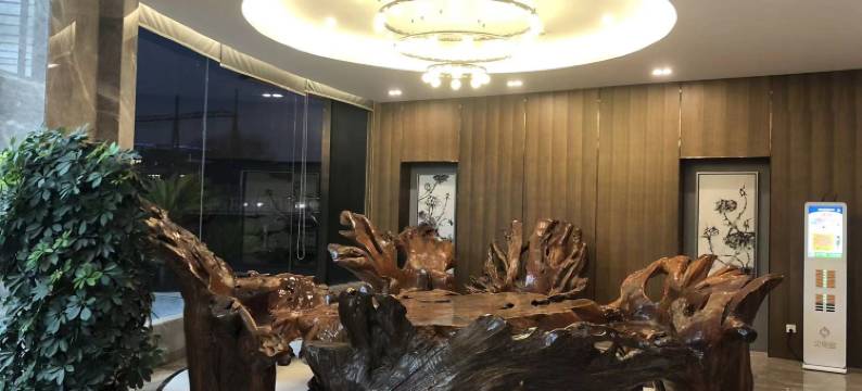 杨建华大酒店(沪南路芳华路地铁站店)图片