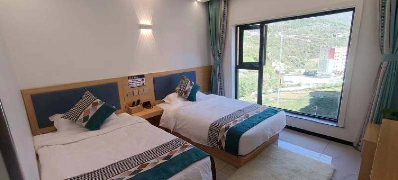 康定逸家民宿图片