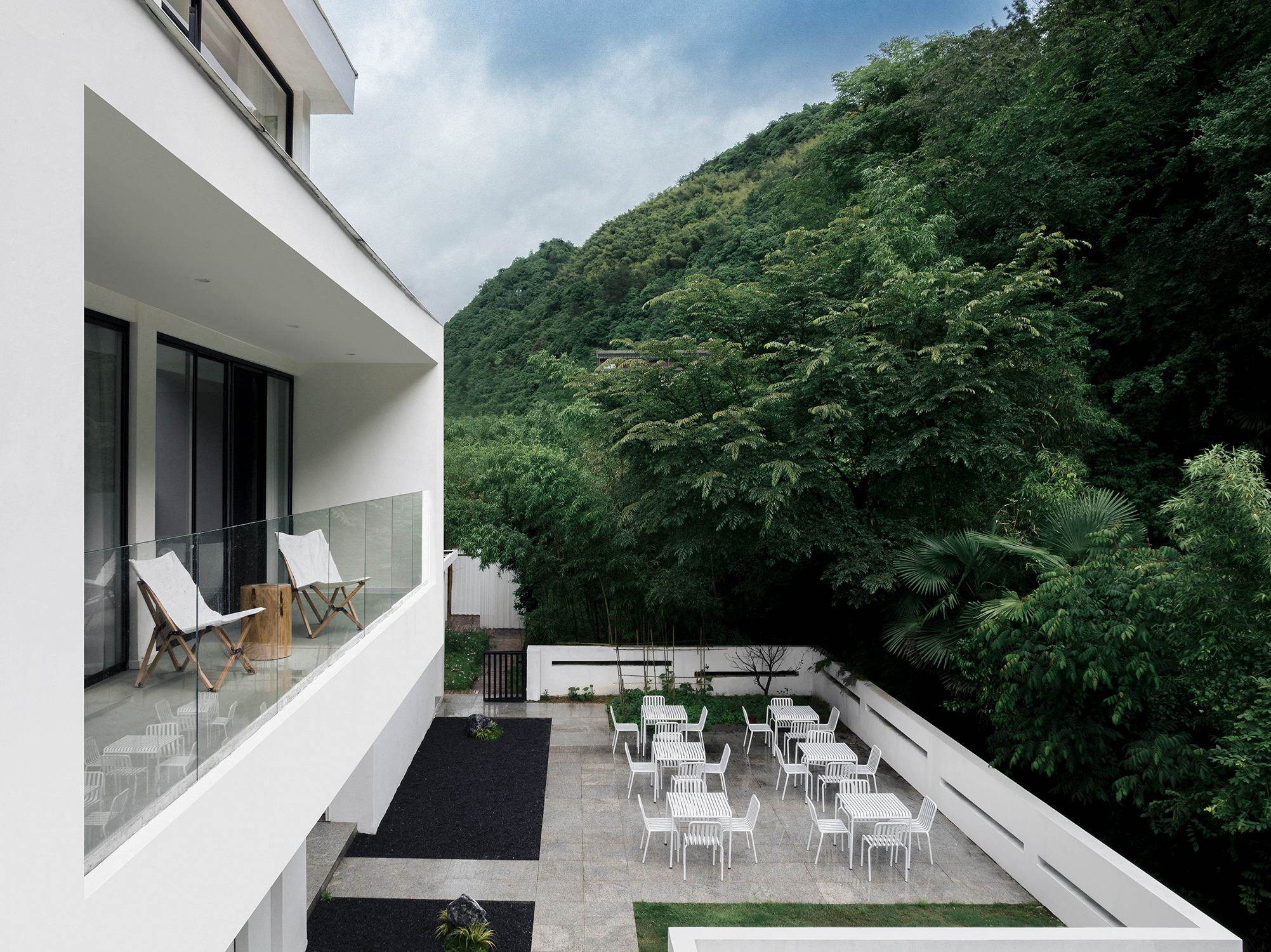 Moqian Xiaozhu · Holiday Inn Over view