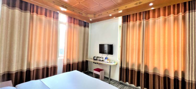 南宁青春时尚宾馆(琅西地铁站琅西美食街店)图片