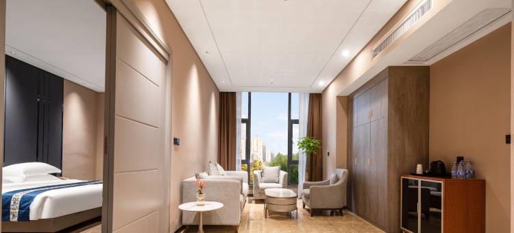 鄂州克里司汀酒店(洋澜高铁市民中心店)图片