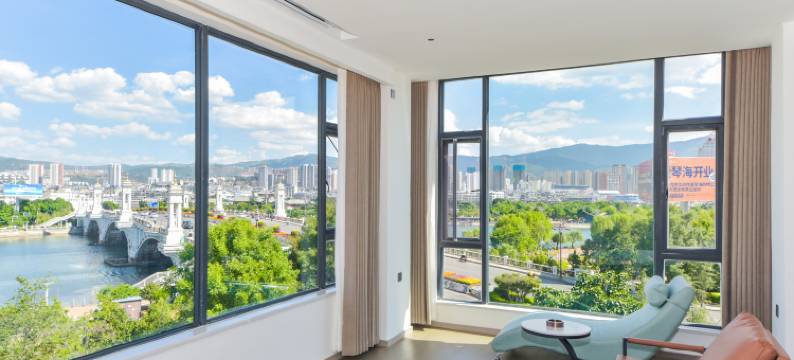 大理星辰海大海景酒店(大理站兴盛大桥店)图片