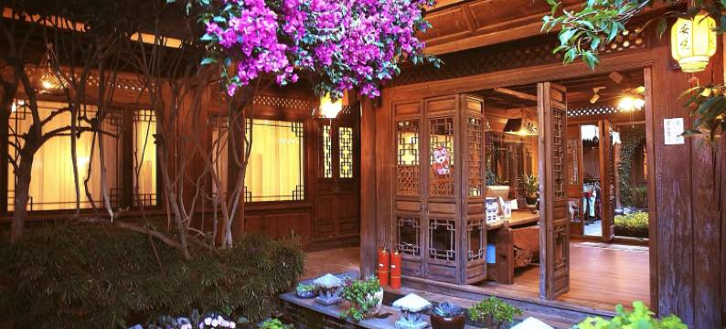 丽江古城佬树客栈图片