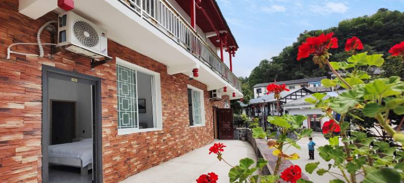 张家界岩栖阁客栈(武陵源店)图片