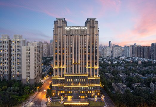 成都天府皇冠假日酒店外景图