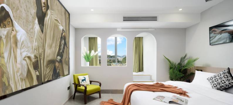 清雅轩智能巨幕影院民宿(贵阳花果园五里冲地铁站店)图片