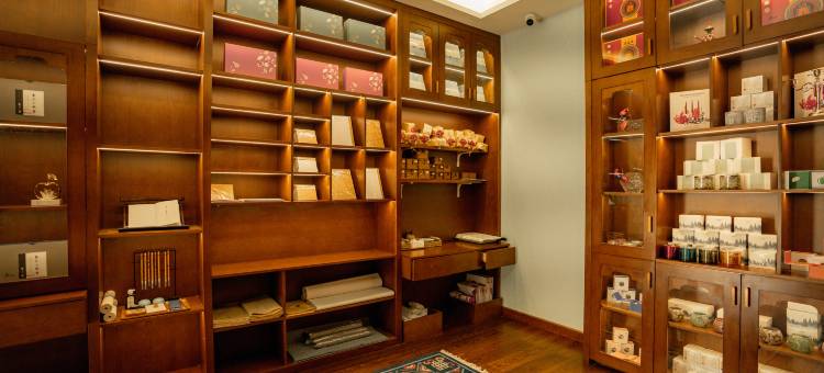 日喀则十里芳菲夏宫疗愈酒店图片