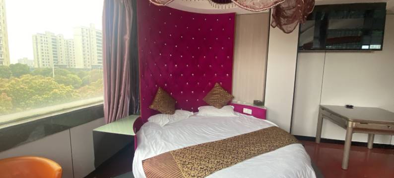 艾九精品酒店(上海洲海路地铁站店)图片