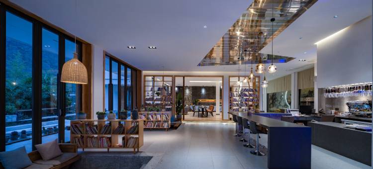海螺沟鸾喜·隐山· Forest Mountain Lodge·雪山观景温泉度假酒店图片