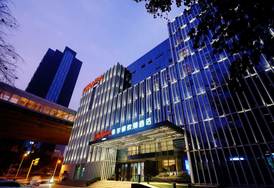 武汉华科大希尔顿欢朋酒店外景图
