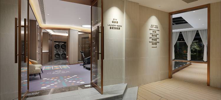 白玉兰酒店(南京红山动物园迈皋桥地铁站店)图片