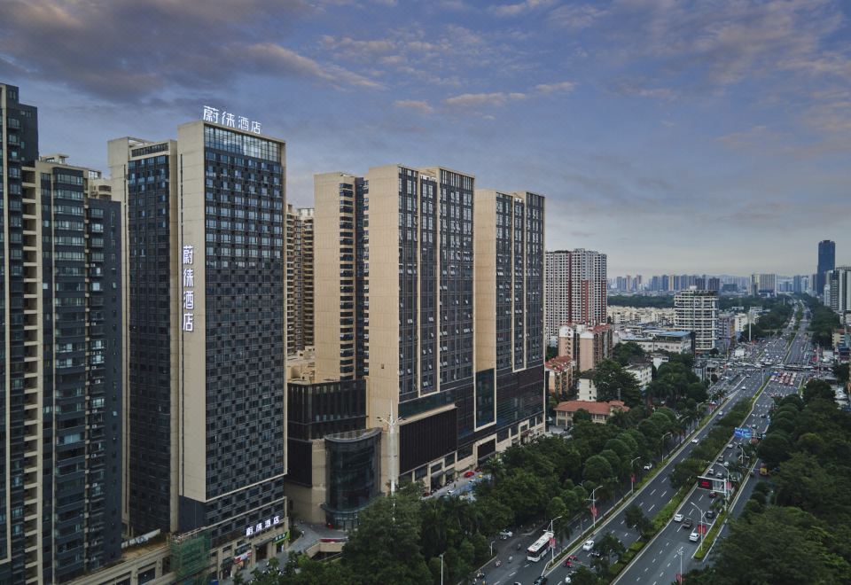 蔚徕酒店(南宁广西大学地铁站动物园店)外景图