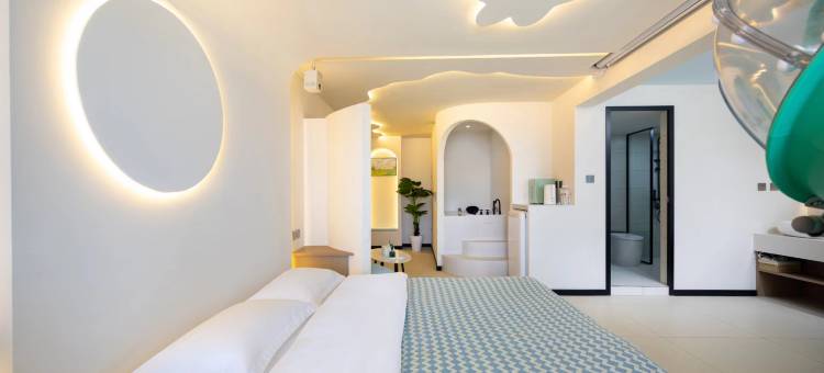 玖悦居・简白梦幻轻奢浪漫影音氛围美宿(沈阳中街大悦城店)图片