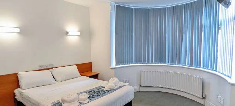希斯路山林小屋(Heathrow Lodge)图片