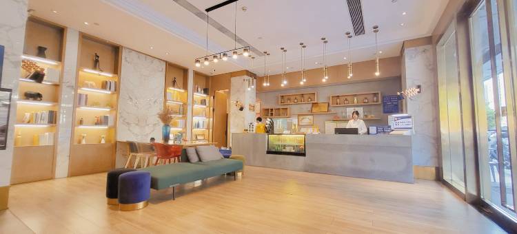 橙之悦·艺术酒店(黄石港万达广场店)图片