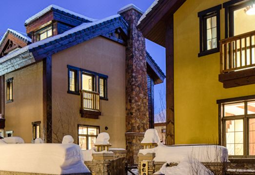 Squirrel Woo Inn Hotel Overview