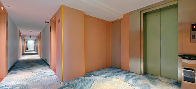 鑫财酒店(南宁火车站朝阳广场地铁站店)图片