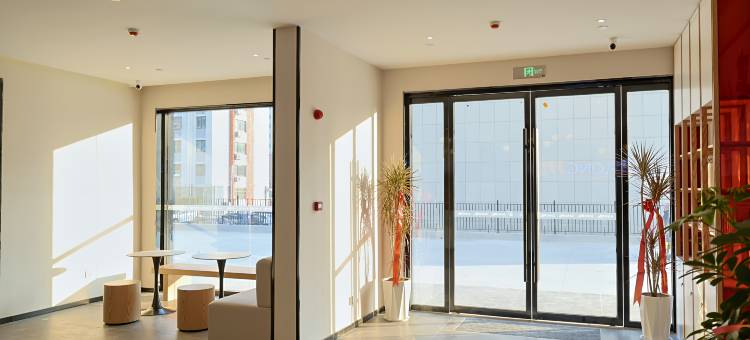 艺选酒店(青岛金沙滩度假区薛家岛地铁站店)图片