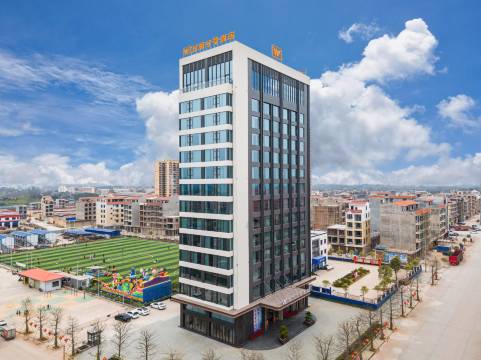 万丽河景酒店(灵山陆屋店)