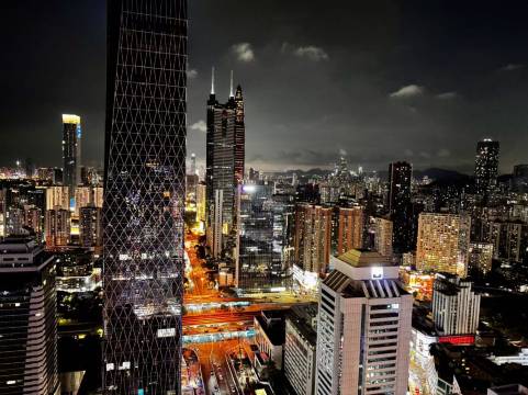 深圳丨天台一号·Skyline·设计民宿(罗湖口岸国贸地铁站店)图片