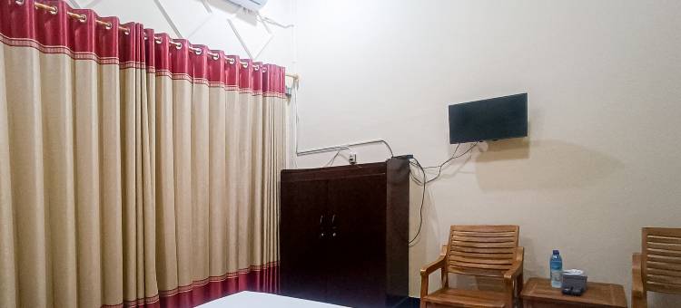 RedDoorz @ Senaz Guesthouse Mataram图片