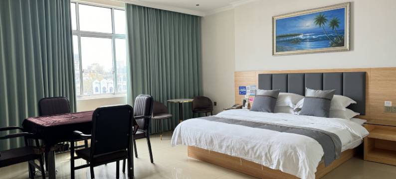 东兴鑫昌大酒店(万尾金滩店)图片