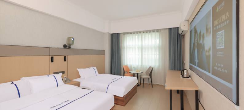 瑞丽云客曼酒店(多宝城店)图片