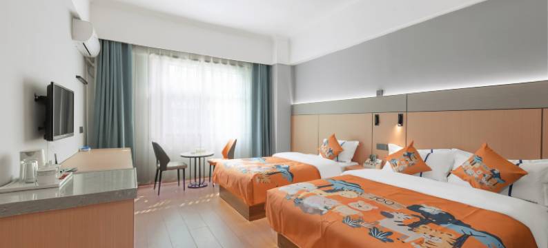 瑞丽云客曼酒店(多宝城店)图片