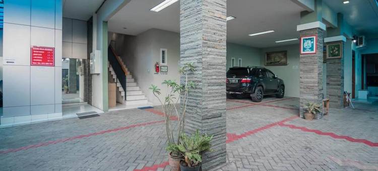 RedDoorz Plus near Semanggi图片