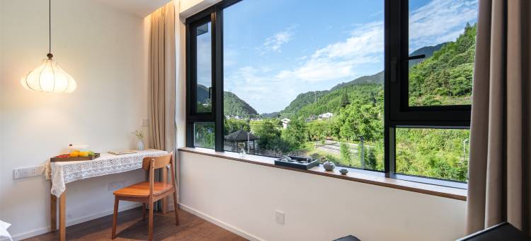 时间之外·Slowly简白设计亲子泳池度假民宿 (云和梯田景区店)图片