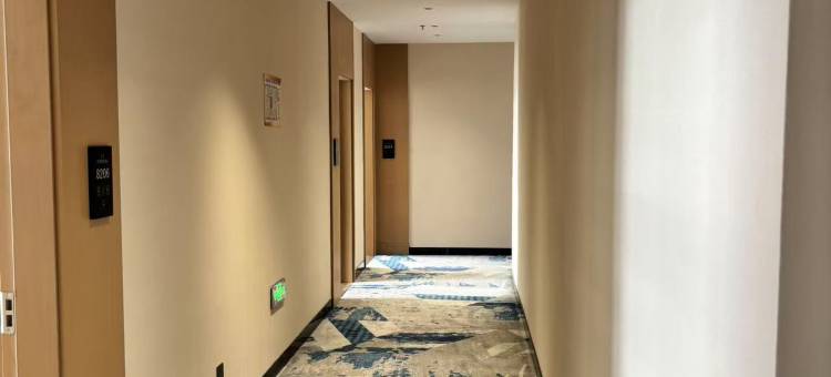 如家UP华驿智旅酒店(哈密伊州区雅合大厦店)图片