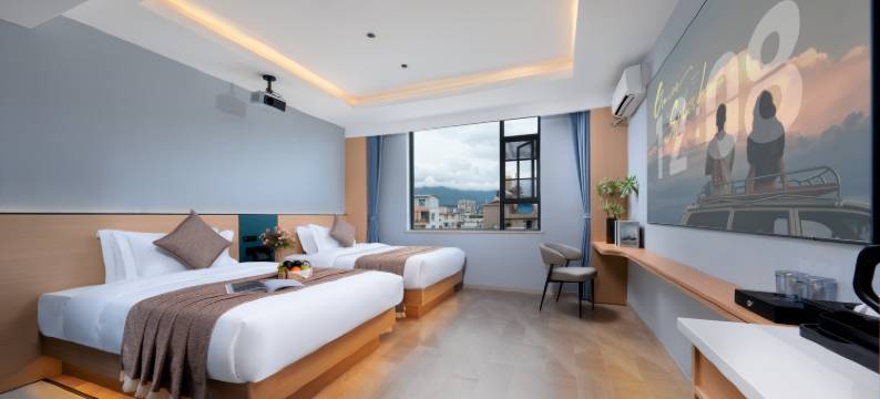 恒邦智慧影视酒店(大理高铁站洱海公园店)图片