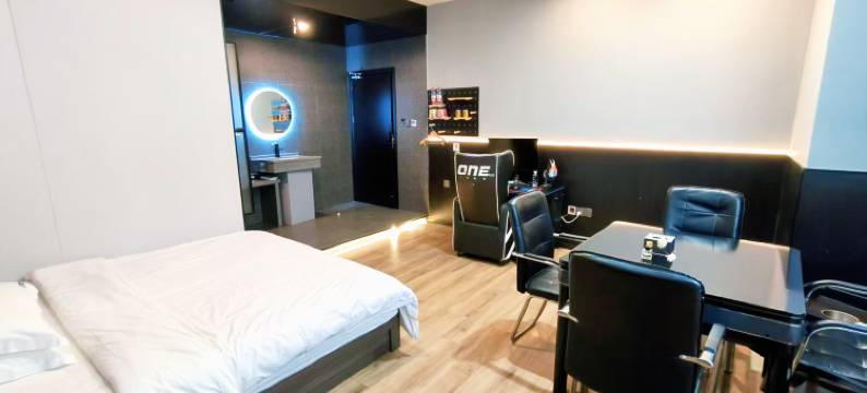 吉首1+电竞酒店(乾州古城店)图片