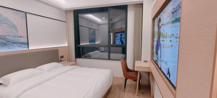 如家UP华驿精选酒店(扬州高邮高铁站吾悦广场店)图片