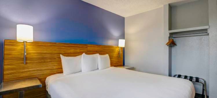 欧申赛德码头罗德威旅馆(Motel 6 Oceanside, CA – Marina / Camp Pendleton)图片