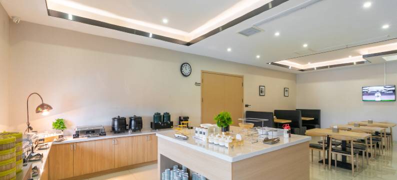 潮漫酒店(青岛北站永年路地铁站店)图片