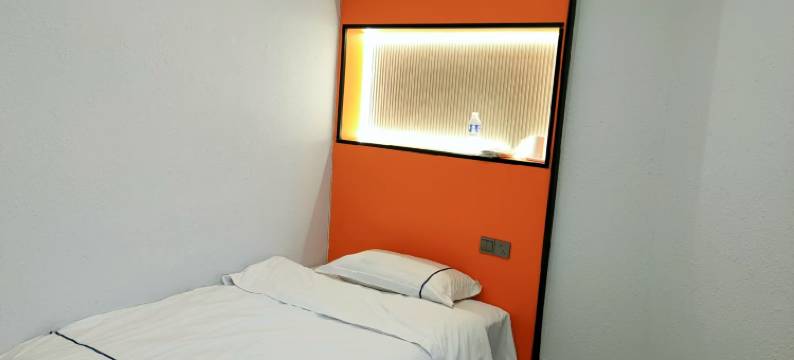 乌海稻草精品酒店图片