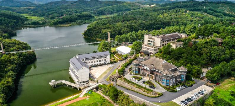 恩龙山屿溪森林度假酒店图片