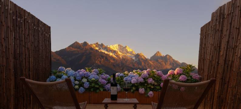 丽江隐石居雪山观景客栈图片