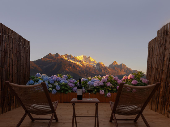 丽江隐石居雪山观景客栈