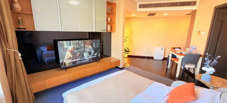 兰宸假日海景公寓(五四广场万象城店)图片