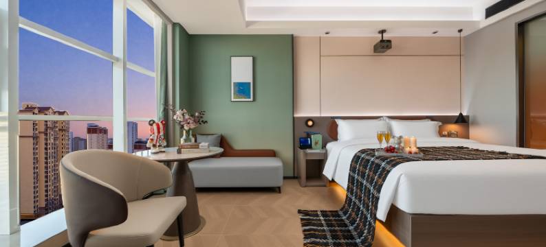 叶与晨电竞电影酒店(定州站中山公园店)图片