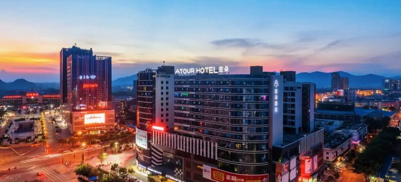 桂林高铁北站恒大广场亚朵酒店图片