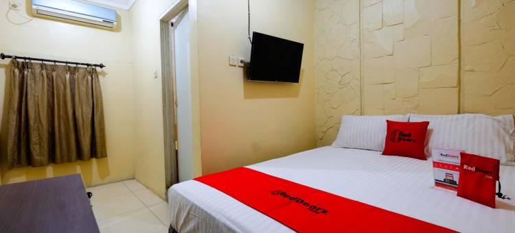 瑞德多兹酒店 @ 三宝珑塞提雅布迪路(RedDoorz Near Universitas Diponegoro Semarang)图片