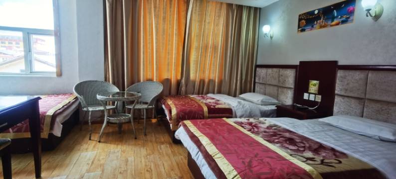 若尔盖都住大酒店图片