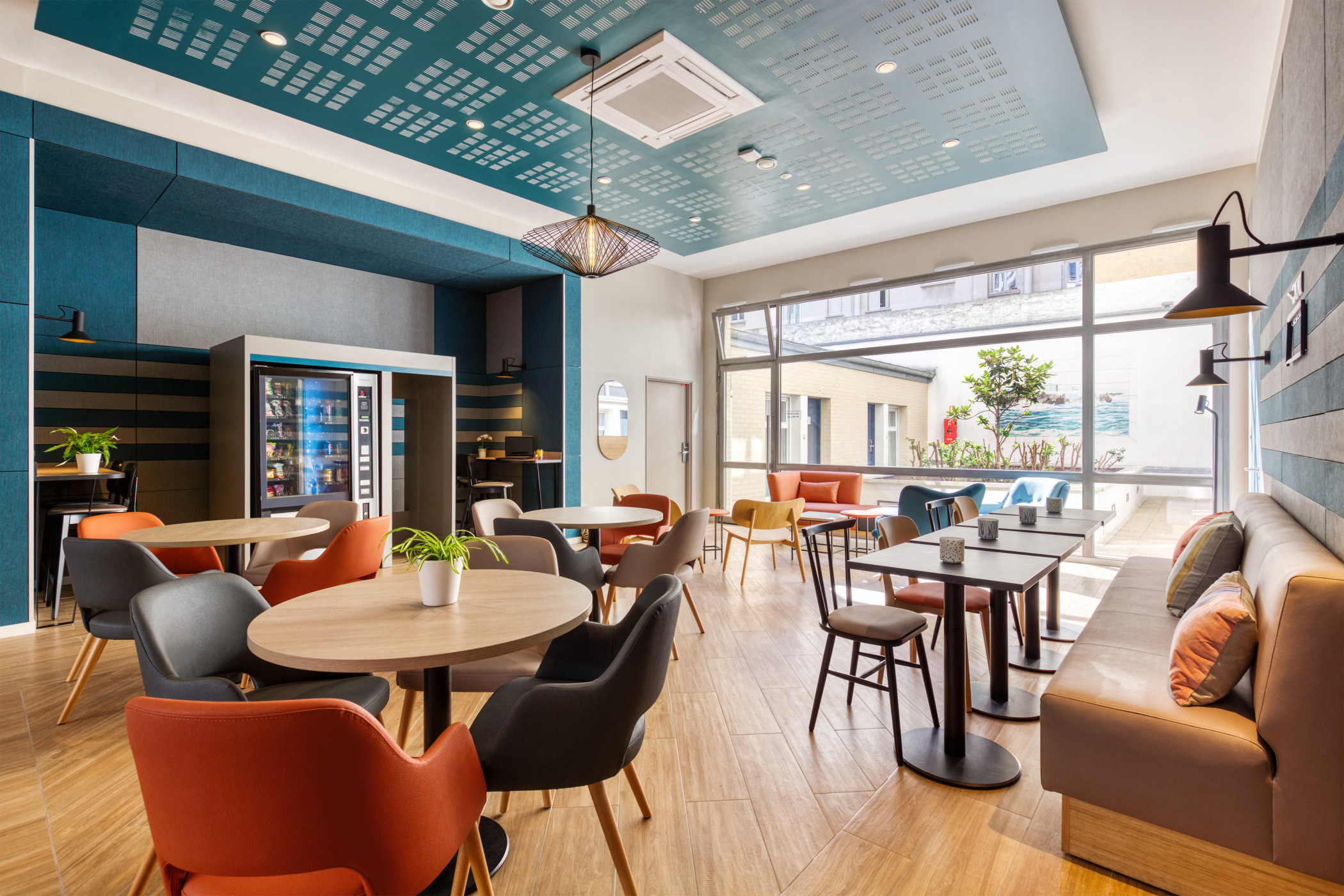 Appart'City Confort Paris Clichy - Mairie Over view