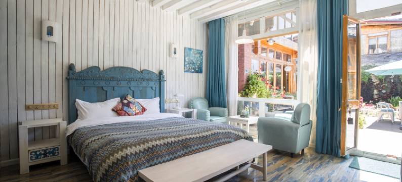 丽江春天里·站台艺术美宿图片