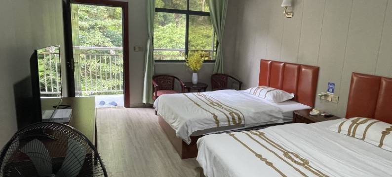 平江古枫迎山庄图片